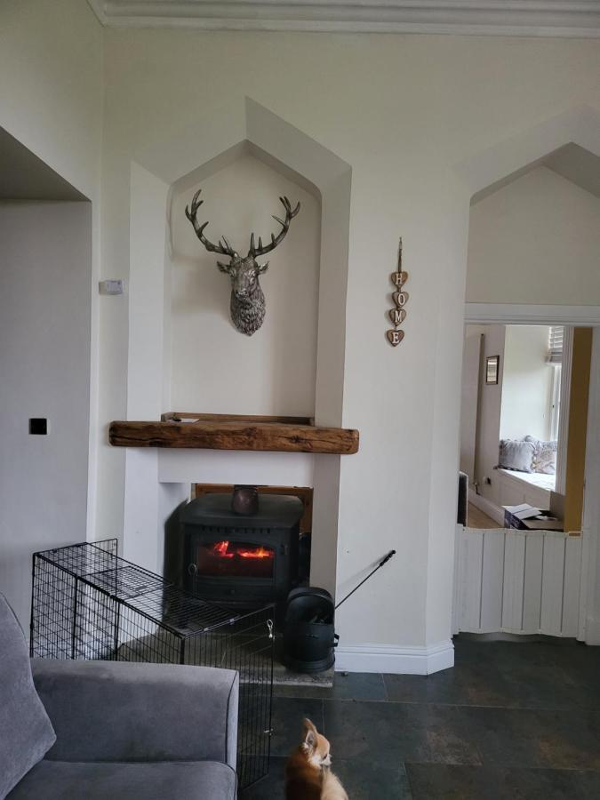 Langhouse Castle Bed And Breakfast Inverkip Exterior photo
